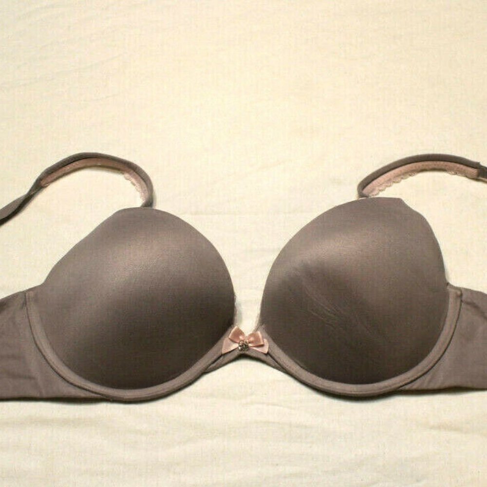 Victoria Secret Body By Victoria Bra 32DD push up